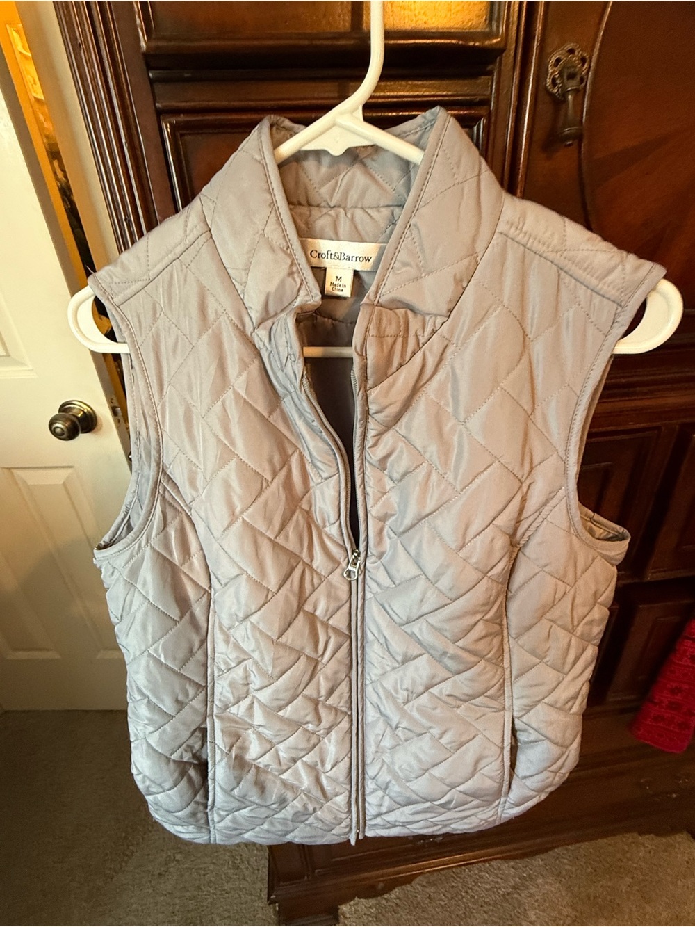 croft & barrow Light Gray Quilted Puffer Vest size medium